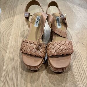 Steve Madden Tan Platform Sandals Woven Design